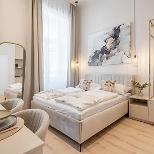 apt-w30-deluxe-best-location-by-bqa.inbudapesthotels.com/