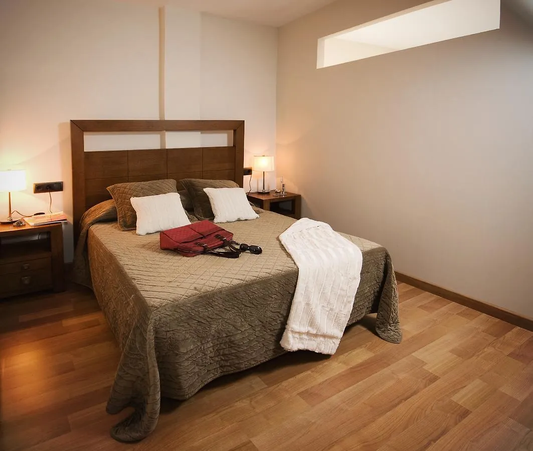 Apartment Apartaments Petit Sauec Taull